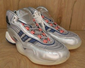 kobe bryant silver shoes