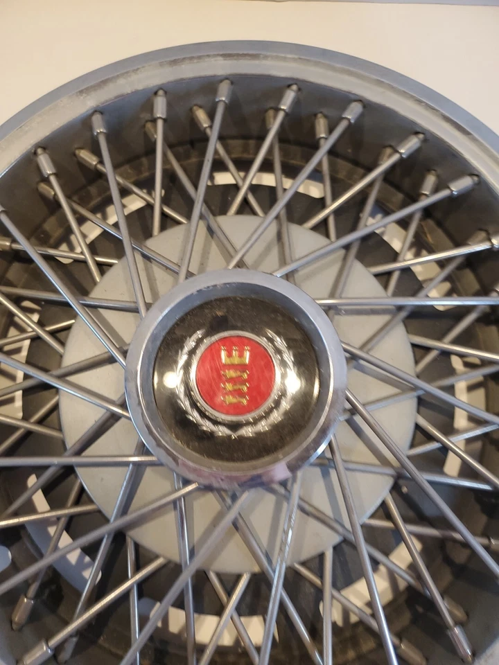 Tapacubos de alambre Mercury Capri Ford LTD Mustang Bobcat Pinto 13" tapa de rueda de colección Foto 2 de 4