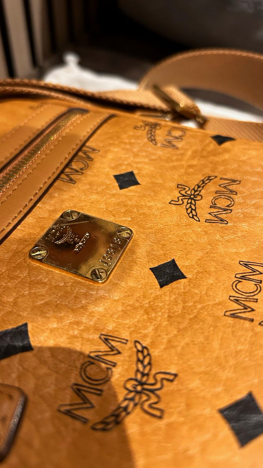 MCM Klassik Visetos Umhängetasche Crossbody 2