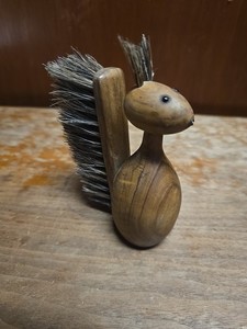 Vintage Pioneer Mid Century Wood Squirrel Clothing Brush Soft Bristle Spain