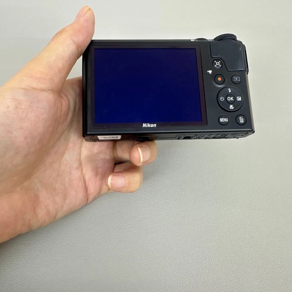 Nikon COOLPIX S7000 Digital Camera 16 MP 20x Optical Zoom with Accessories Black - Image 4 of 4