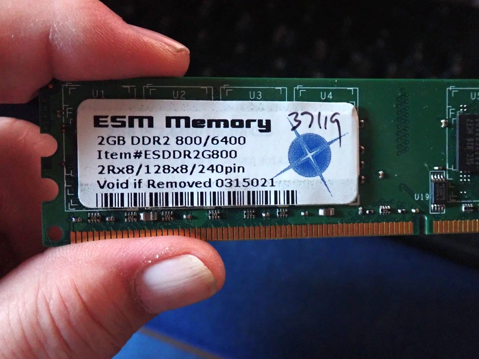 1GB  DDR 2 Desktop Modules 6400  240p 240-Internal Memory RAM and 2 - 2 GB RAM - Image 4 of 4