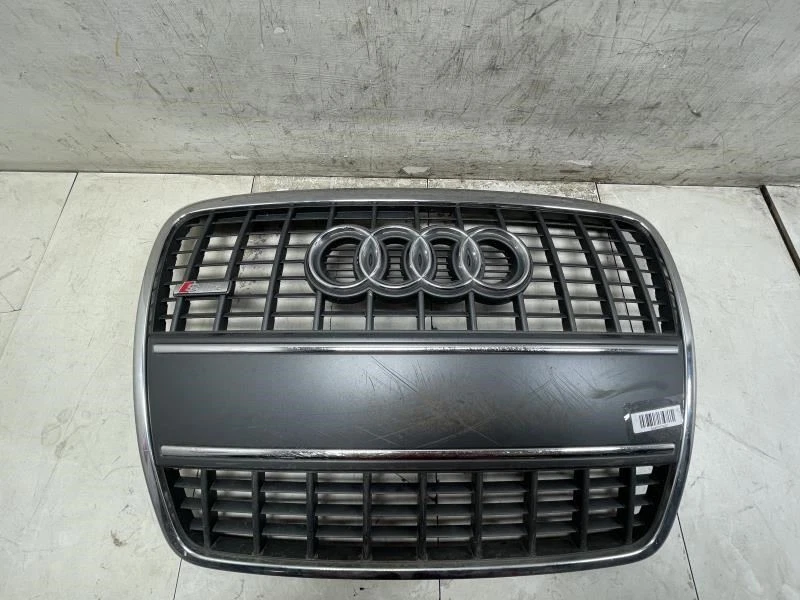 Audi A6 2008 sedán parrilla superior delantera OEM+ Foto 4 de 4