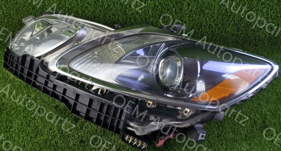 Lexus GS350 GS450h 2007-2011 Headlight HID Xenon Left And Right Side OEM Used - Image 3 of 4