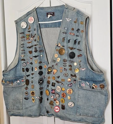Vintage Harley Davidson Man's Denim Vest, 4XL, with 145 vintage pins - Image 1 of 4