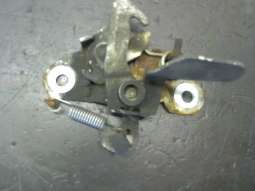 Verschluss Sicherungshaken Motorhaube Peugeot 206 75 2KFX/2NFZ/ Limousine Bj