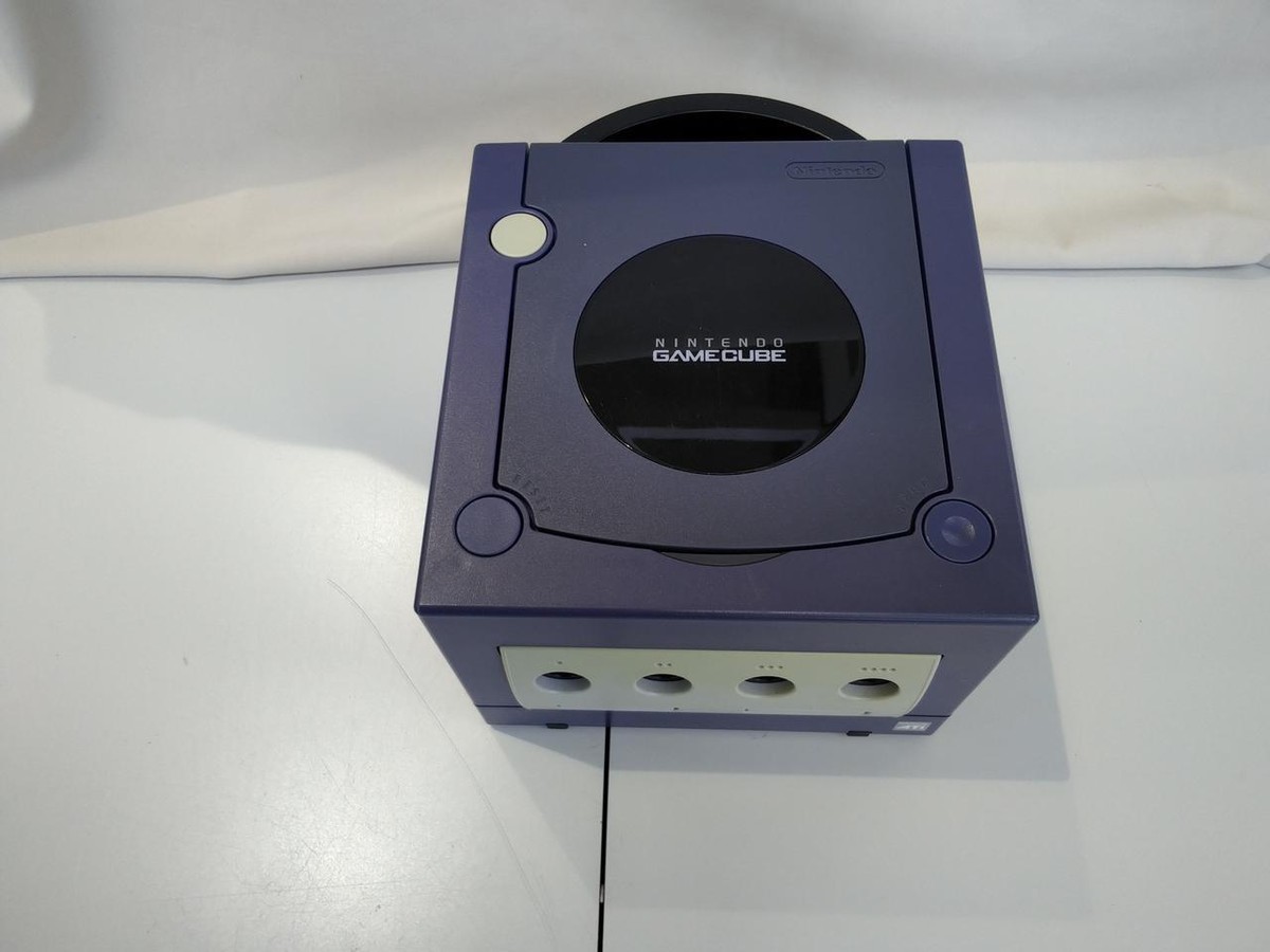 Used) Nintendo GameCube Console Purple DOL-001 with Accessories