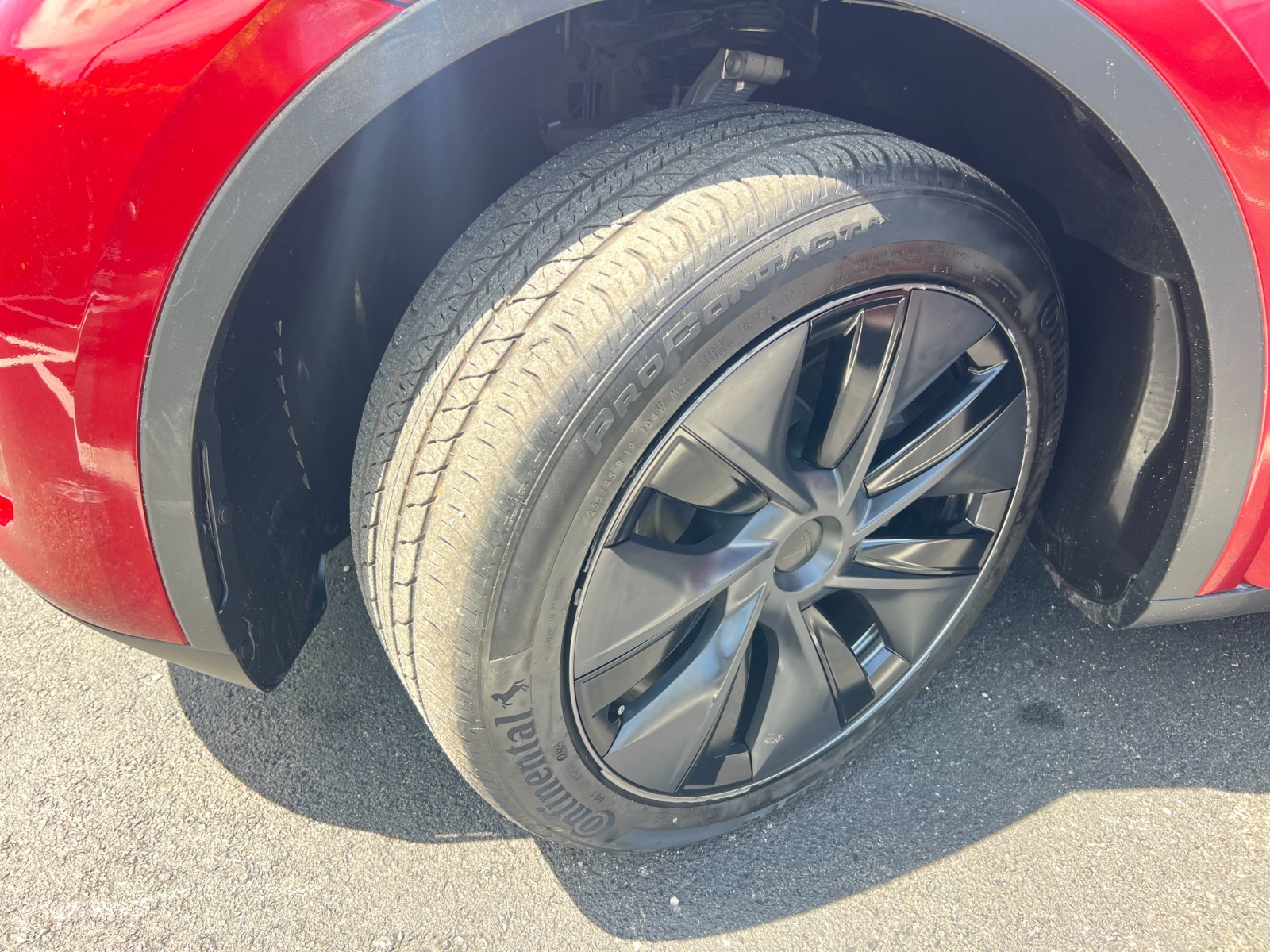 Tesla Model Y - Image 17