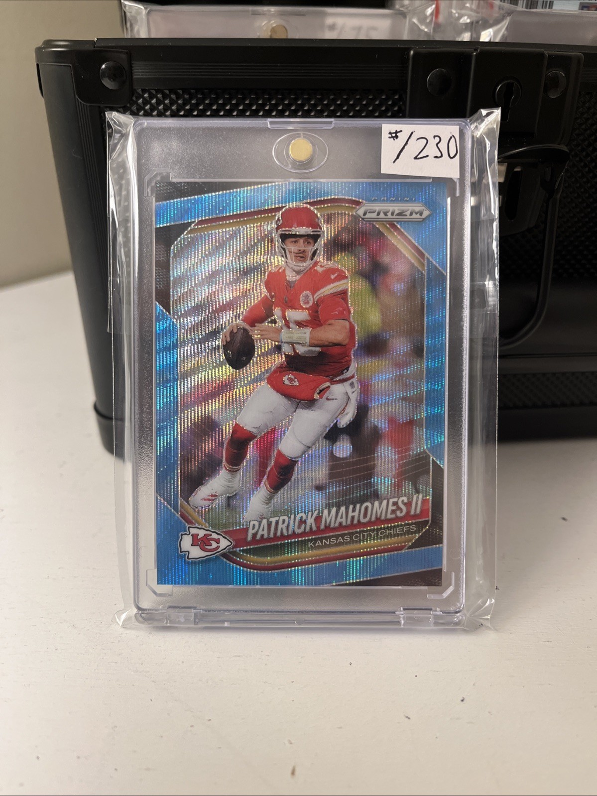 2025 Panini Prizm #26 Patrick Mahomes II Blue Wave #/230
