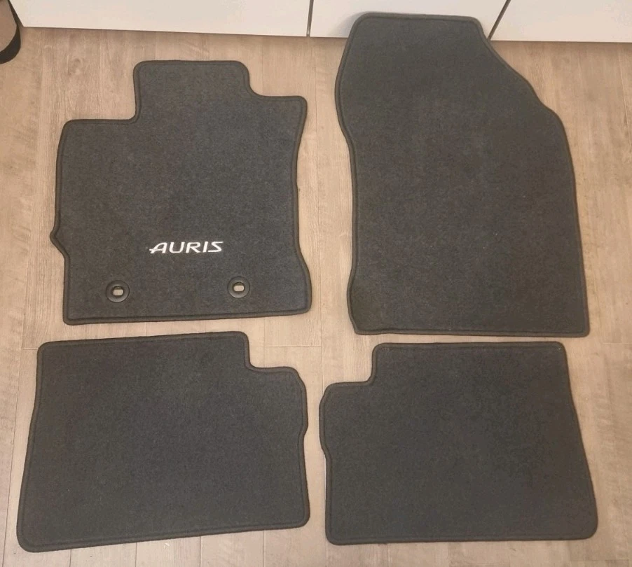 Tappetini Auto OMAC Premium In TPE Per Toyota Auris I (2006-2013) – Set 3D Antiscivolo Con Bordi Alti, Colore Nero