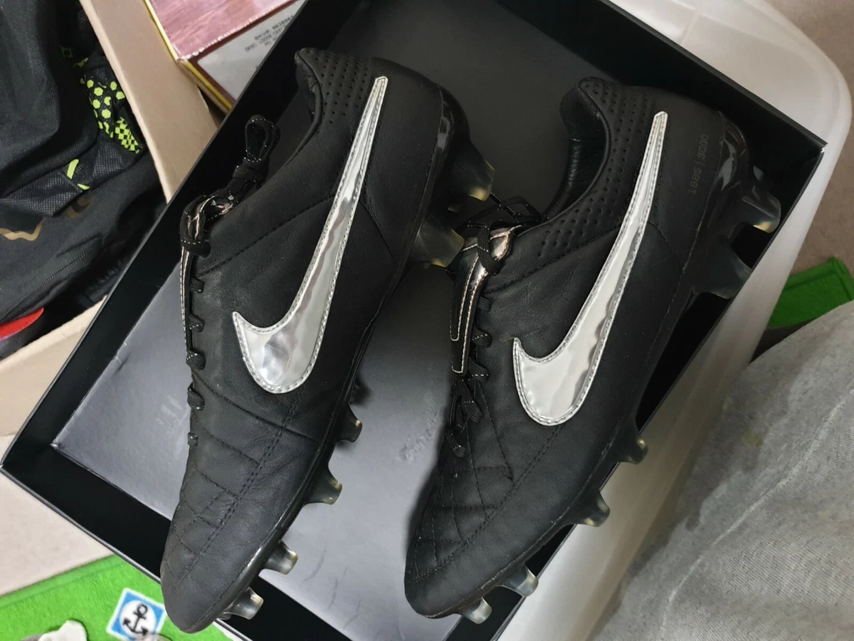 Nike tiempo legend 5 black on sale and white