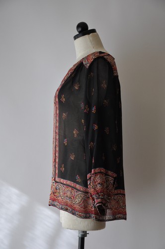 Joie schwarz rot Seide Georgette durchsichtig ethnische Paisley Batik Mosaik Bluse Damen XS - Bild 16 von 24