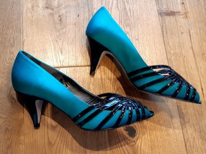 jade green pumps