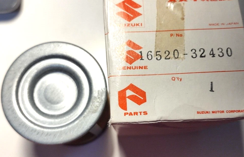 Filtro de aceite Suzuki 16520-32430 nuevo de stock Foto 2 de 2