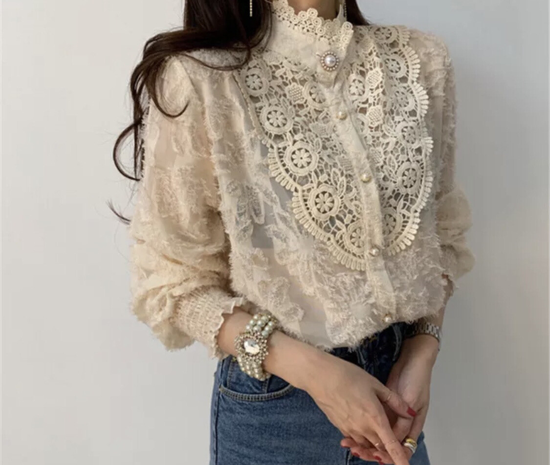 YILON イロン Joli flower blouse WHITE 韓国 YILON イロン Joli flower blouse WHITE 韓国 レディース - トップス