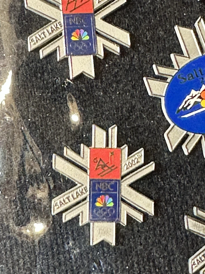 NBC Winter Olympics 10 Pin Set / Book – 2002 Salt Lake VIP Guest + Sydney 2000 - Image 4 of 4