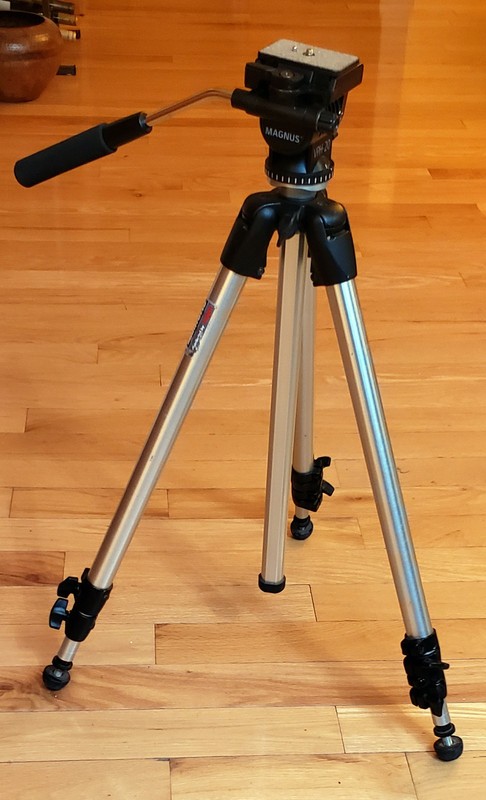 Bogen Manfroto 3011N/055A Professional Tripod  With Magnus VPH-20 Pro Fluid Head