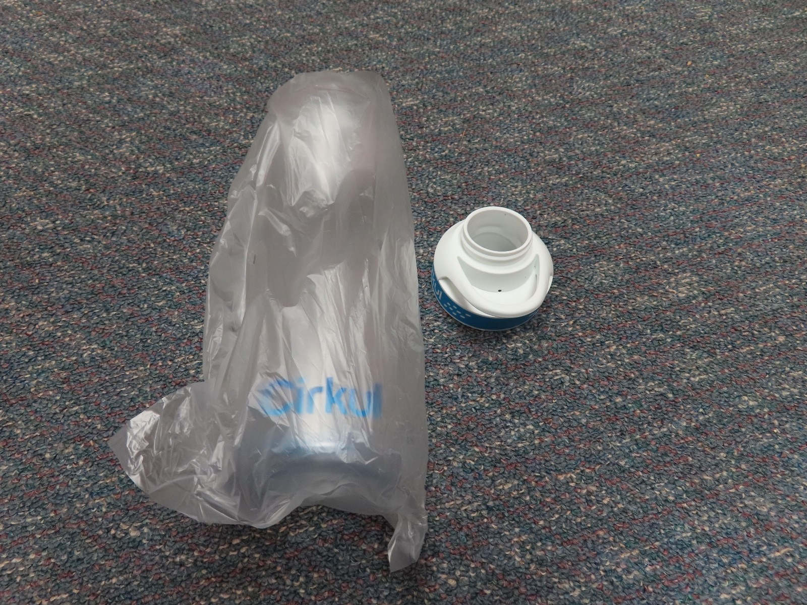 Cirkul Water Bottle 32oz Brand new never used