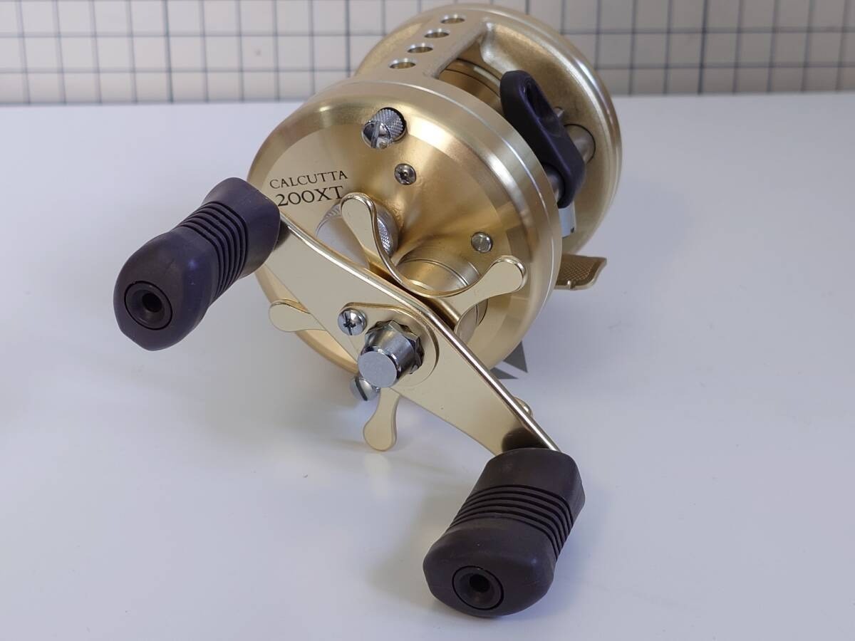 Shimano Calcutta 200XT Baitcasting Reel High Performance Deadstock