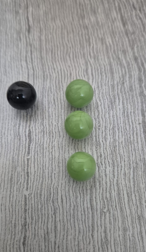 POUR PIECES : QUELQUES BILLES D'ORIGINES POUR LE JEU DE SOCIETE PIEGES MB 1972 - Imagen 3 de 4