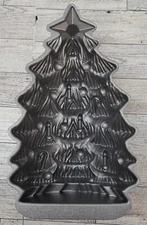 Nordicware Christmas Tree Cake Bread Pan Jello Mold  4.5 Cup 3D Holiday Design 