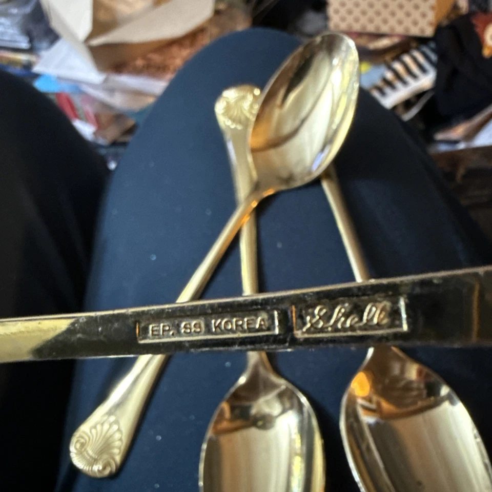 Shell Stainless Korea Gold Electroplate Gold Shell 4-Table Spoons Flatware - Image 3 of 4