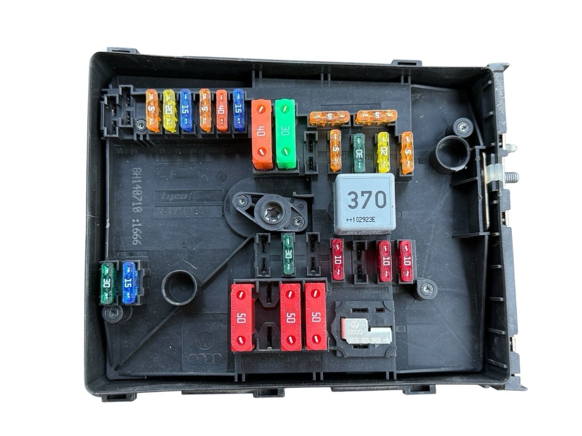 2010-2014 Volkswagen Jetta Fusebox Fuse Box Relay Module OEM 0