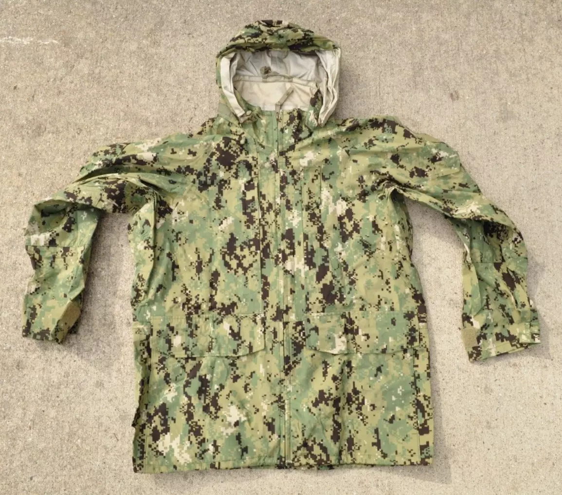 MEDIUM REGULAR US Navy NWU Type III AOR2 Woodland Gore-Tex Working Parka Jacket