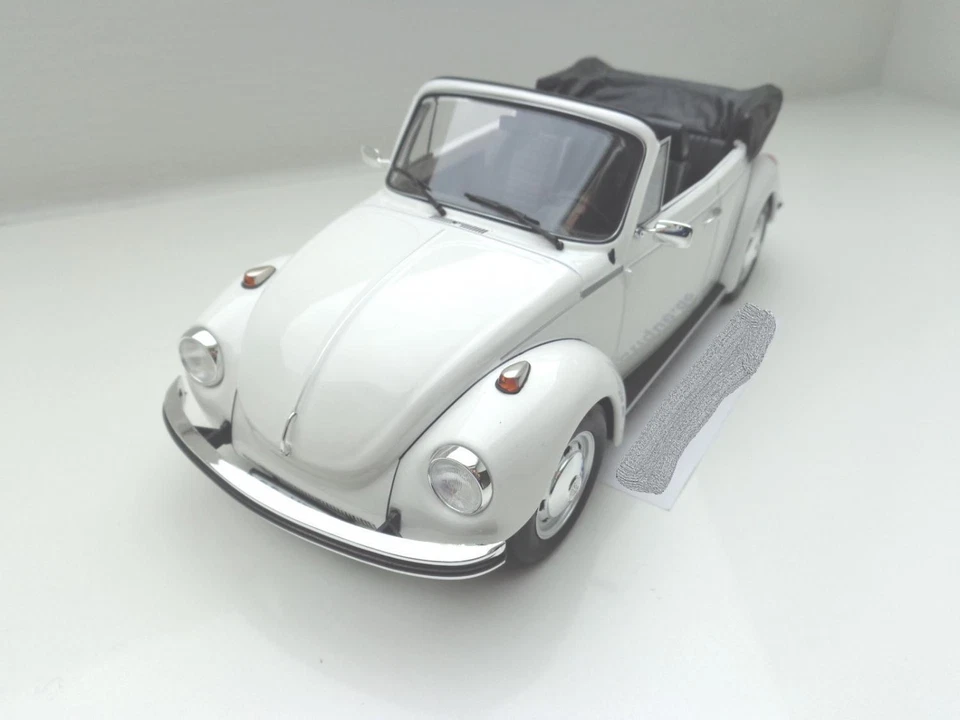 + VOLKSWAGEN VW Maggiolino 1303 Cabrio Modellino NOREV 1:18 Bianco NUOVO 188524 - Immagine 3 di 4