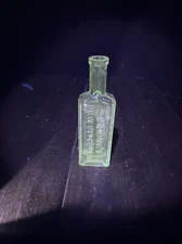Vintage Manganese Uranium DR . King's  H. E. Bucklen & Medicine Bottle
