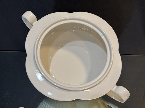 Mikasa..Italian Countryside..FLASH SALE..25% OFF..2 Quart Round Covered Casserol - Picture 10 of 10