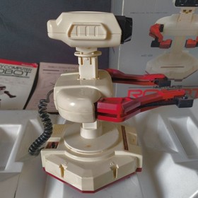 Nintendo Famicom Robot R.O.B. Robotic Operating Buddy with Manual Box Japan