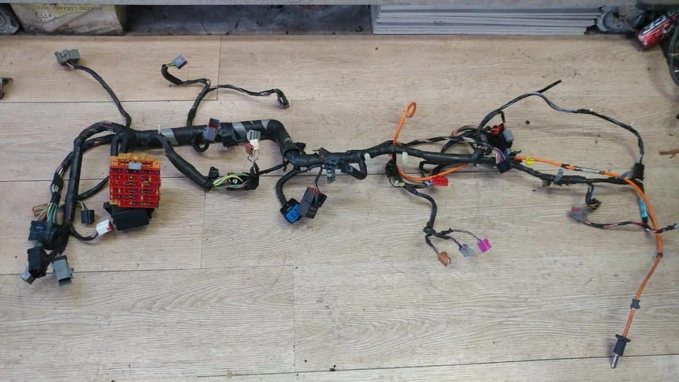 Жгут проводов для приборной панели 2001 Ford Mustang GT с автоматическим откидным верхом от оригинального производителя - Изображение 3 из 4