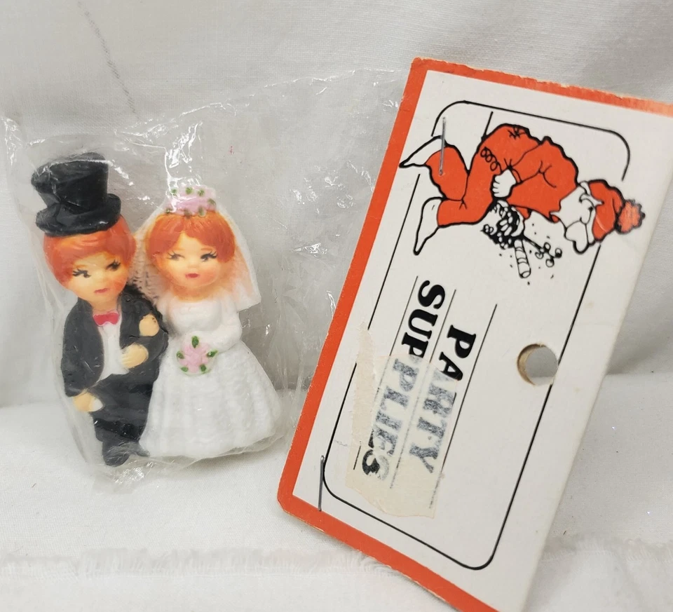 Figura de plástico miniatura de colección para adorno de pasteles de novia novio cabezas rojas años 80 ducha nupcial Foto 2 de 4