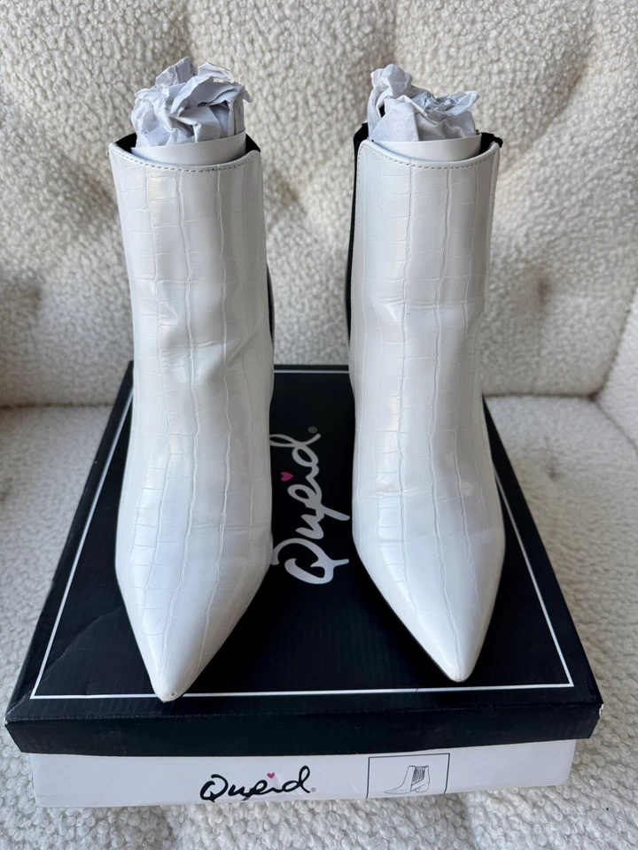 Qupid White Faux Croc Block Heel Ankle Chelsea Boots Size 8 - Image 4 of 4