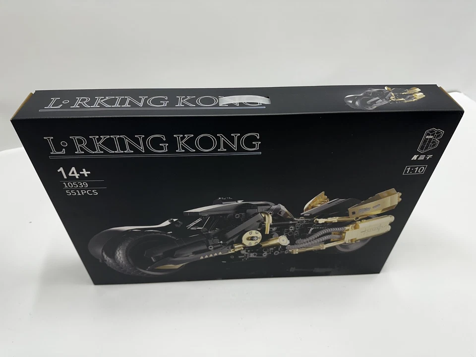 K Box 10539 Final Fantasy VII Motorcycle Collectible Motor Bike 1:10 Scale Set - Image 2 of 4
