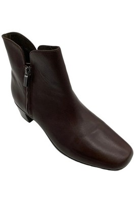 Munro Women's Landyn Boots Fudge