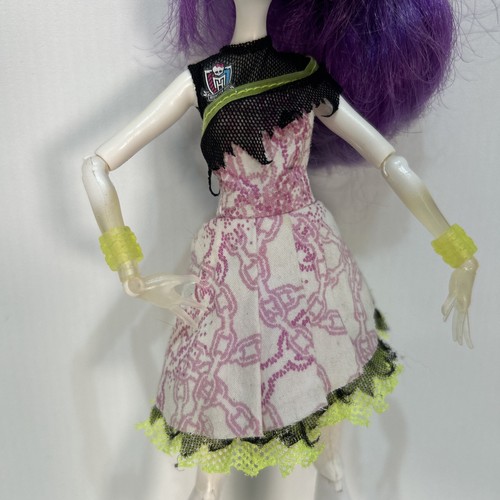 Monster High doll Spectra Vondergeist series Ghoul Sports - Tennis - Picture 3 of 10