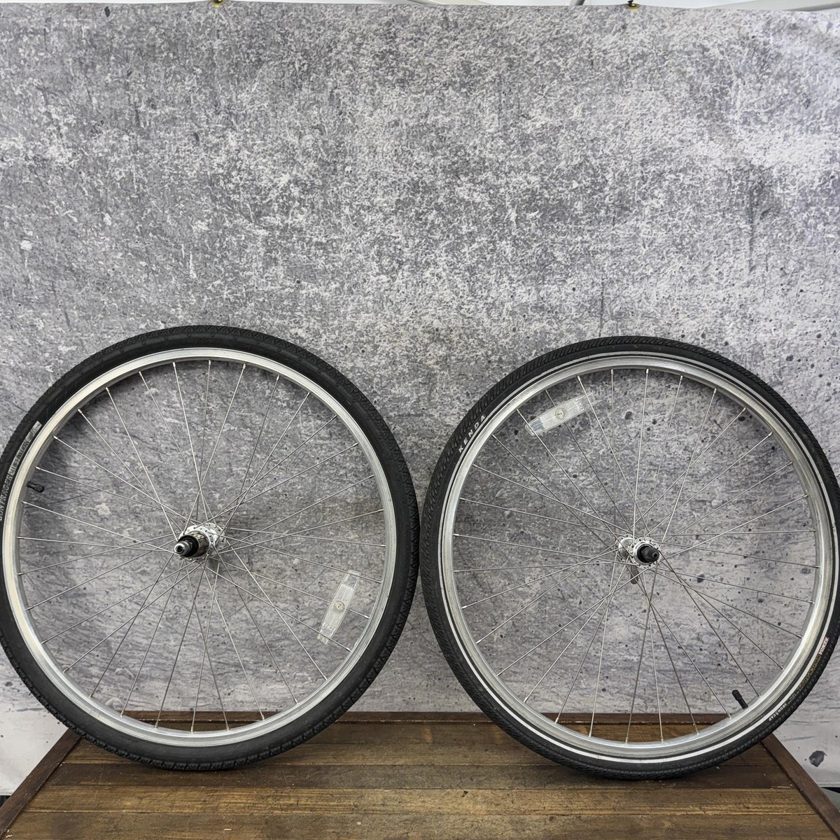 Vintage Shimano Deore DX 26in Wheelset Araya RM-17 Rims 90s MTB