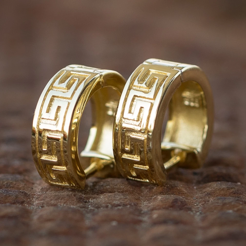 Pendientes Huggie Pequeños Griegos Chapados en Oro 14k Para Hombre Plata de Ley Sólida Foto 2 de 4