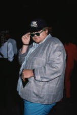 Comedian Louie Anderson Wearing A 'Comedy Gallery' Baseball Cap A - Old Photo
