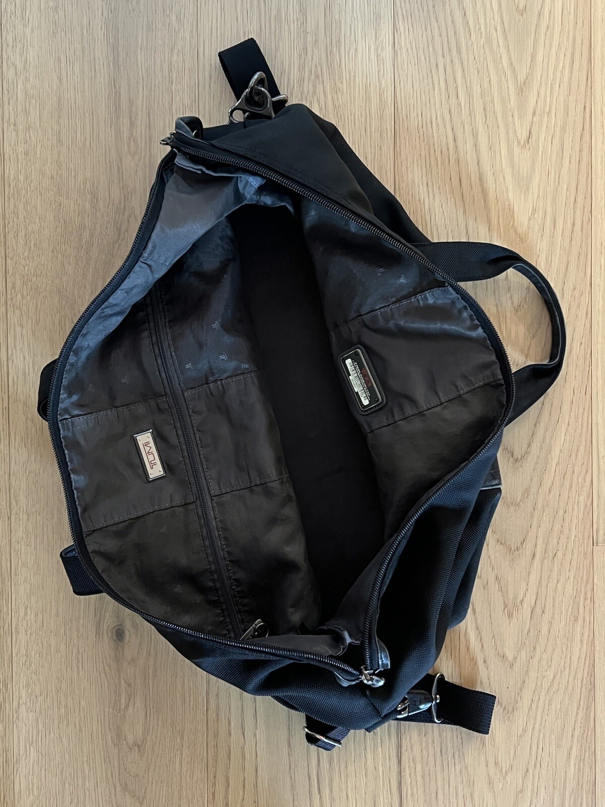 Bolso de viaje Tumi Expansion negro lona de fin de semana - necesita una reparación menor