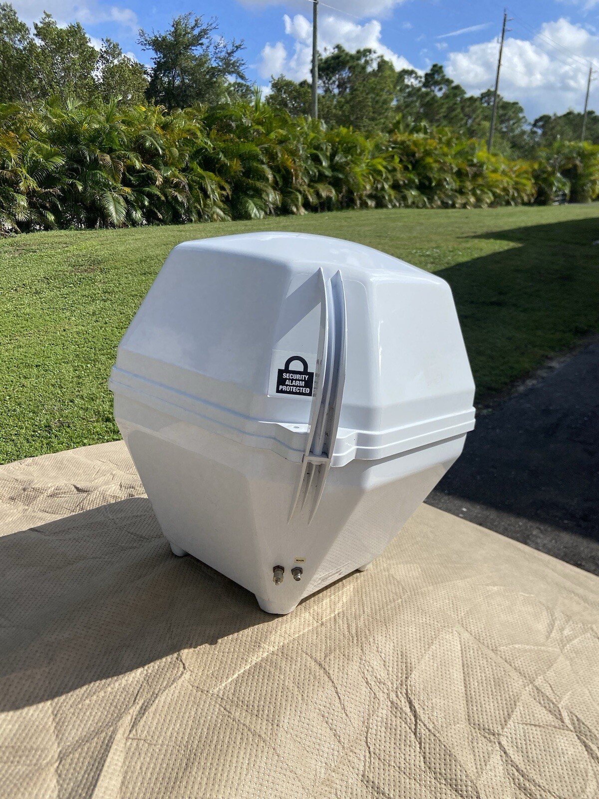 KING CONTROLS FLEX MODEL VQ2100-A0 PORTABLE AUTOMATIC SATELLITE TV ANTENNA ONLY