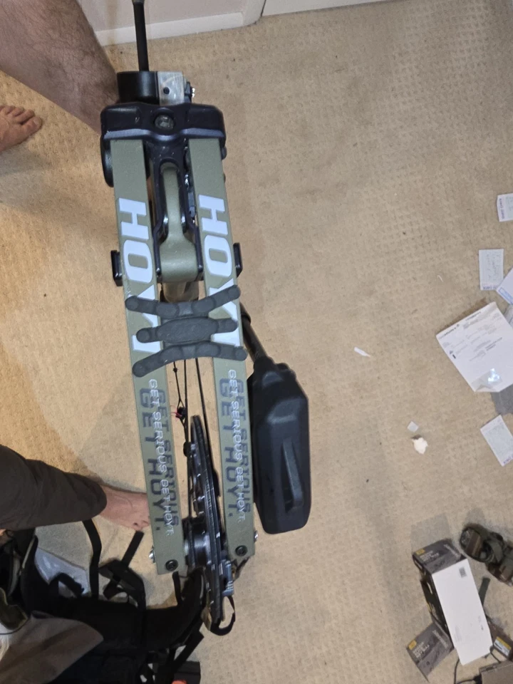 Hoyt Carbon RX-7 Ultra - 70 lb diestro - verde salvaje con todos los accesorios Foto 3 de 4