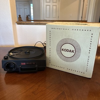 Kodak Carousel 600 Slide Projector Tested Works w/ Case & Power Cord Vintage