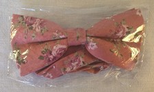 Men's Pink Pre-tied Adjustable Floral Print Bow Tie