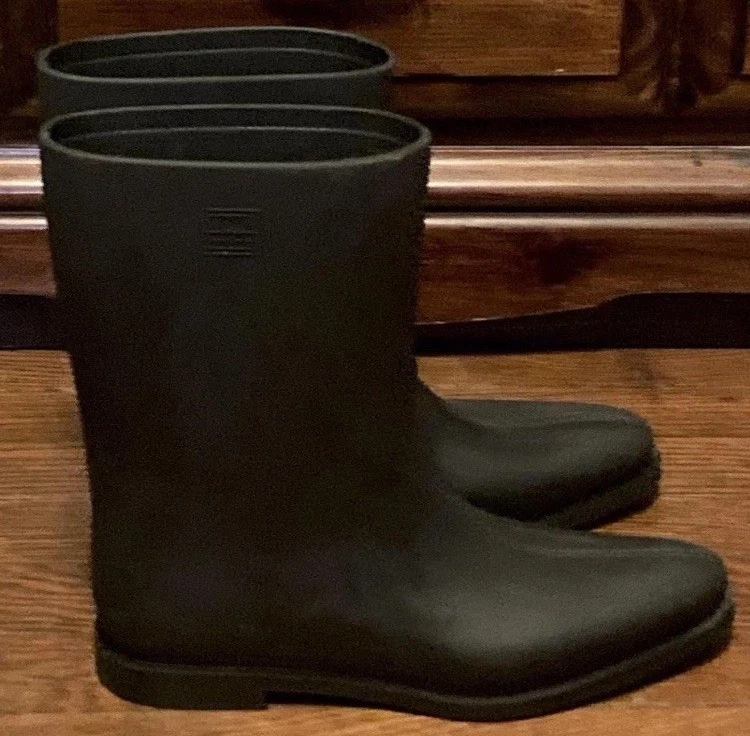 Toteme Black Rain Boots Women’s 10 - Image 3 of 4
