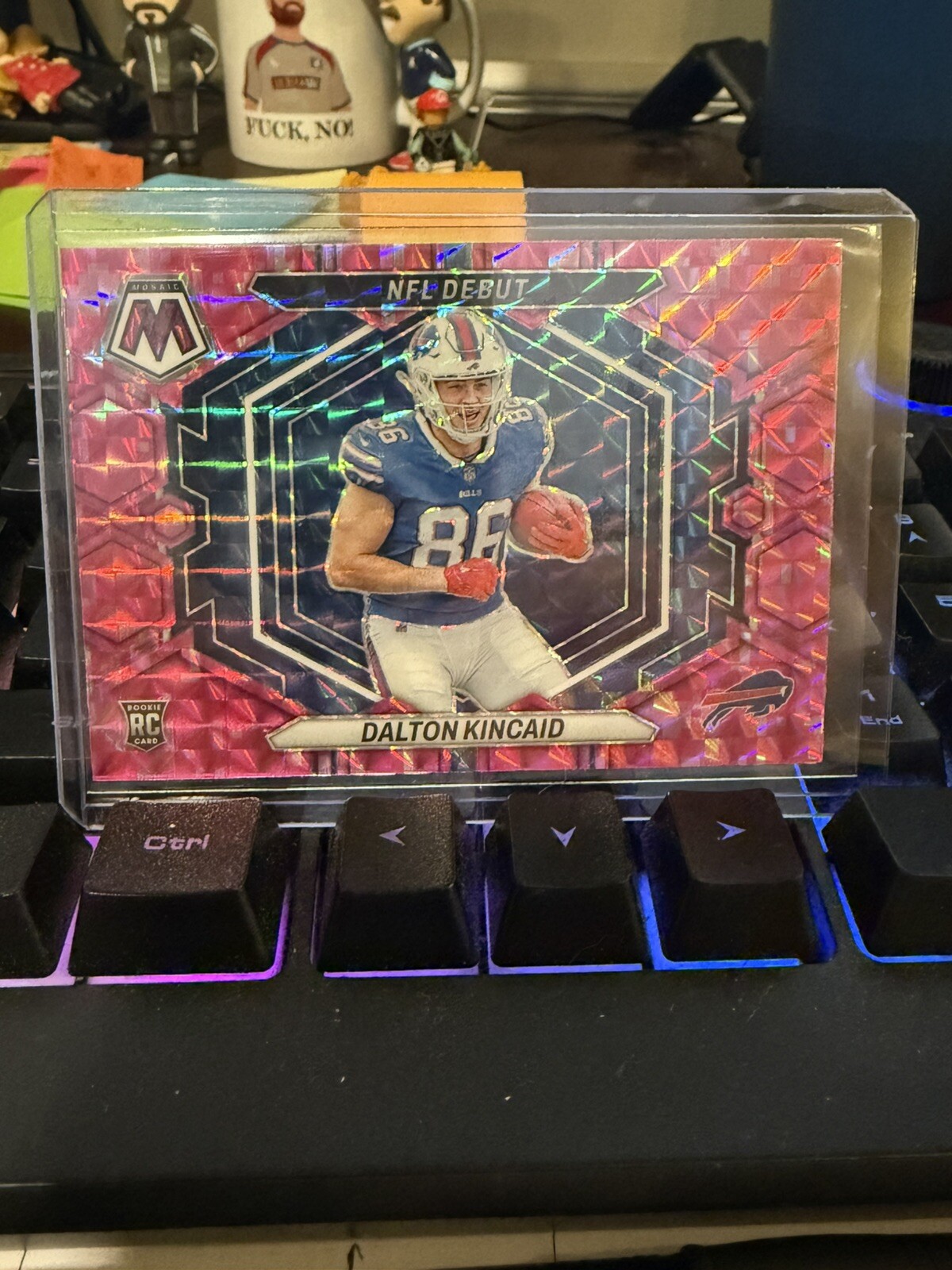 2023 Panini Mosaic Dalton Kincaid (RC) #ND-20 NFL Debut Camo Pink Mosaic Prizm