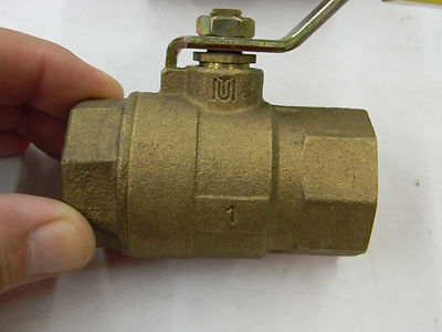 New Milwaukee Valve 1'' Bronze Ball Valve 600WOG Threaded with Handle  B7