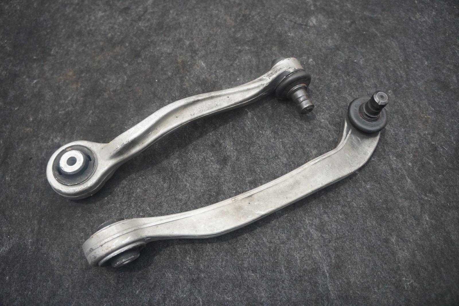 Set 2 Front Right Upper Control Arm 3W0407506 Bentley Continental GT 2005